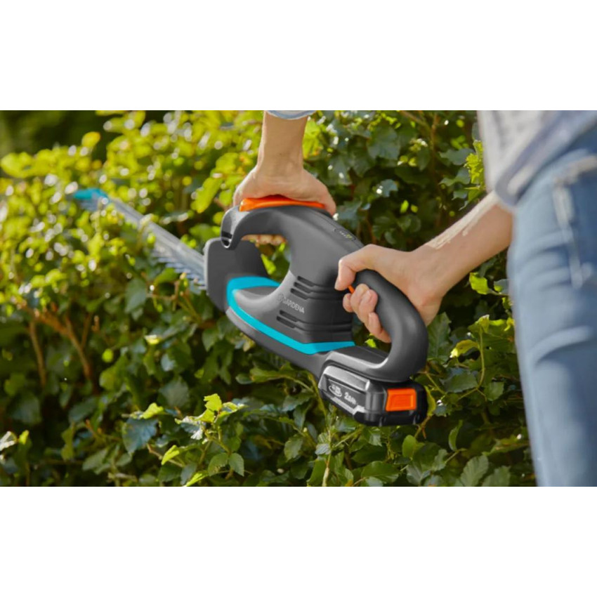 GARDENA EasyCut 40/18V-P4A Акумулаторна Ножица за Жив Плет - 40 см Острие, 16 мм Макс. Срез, 70 мин Работа