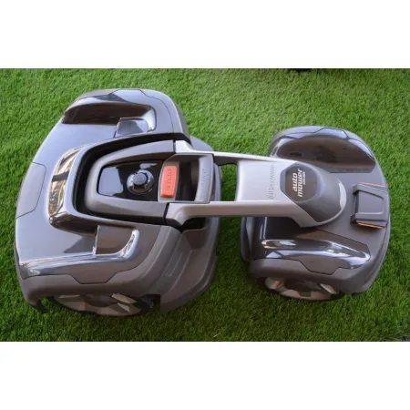 Husqvarna Automower 435X AWD - Роботизирана косачка 4x4 за площи до 3500 кв.м.