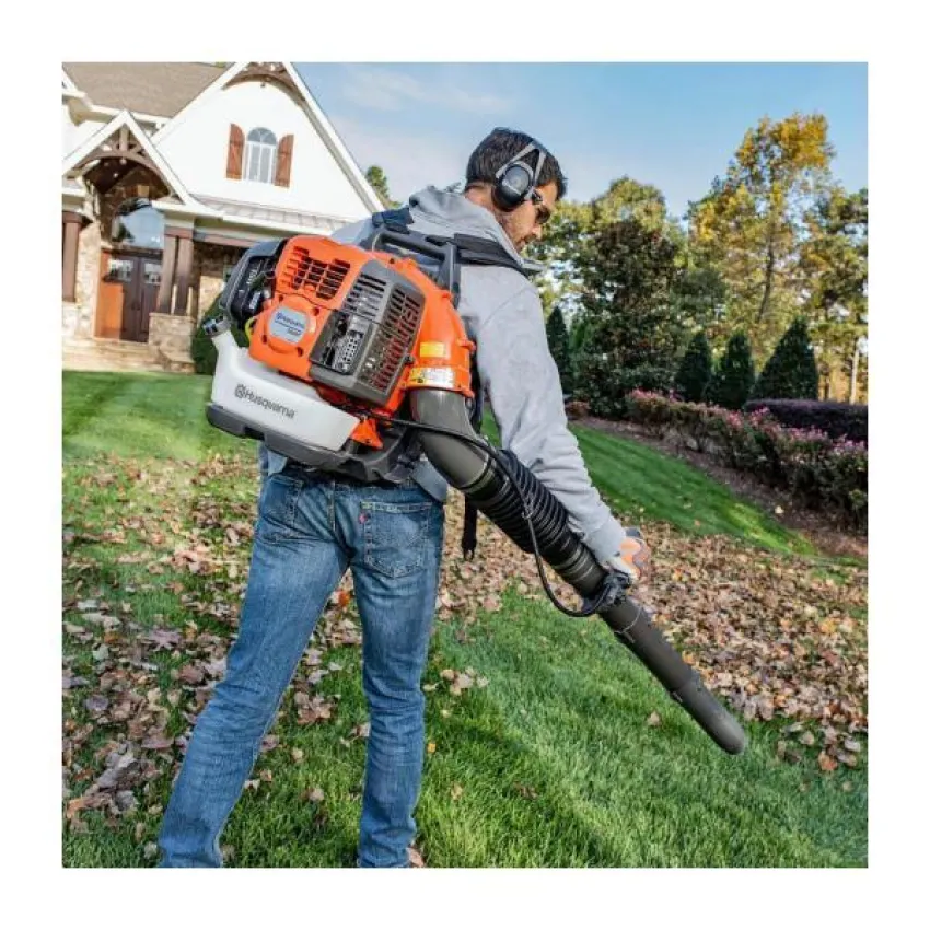 Husqvarna 360BT Моторна Метла | X-Torq® Двигател | Висока Мощност и Ефективност