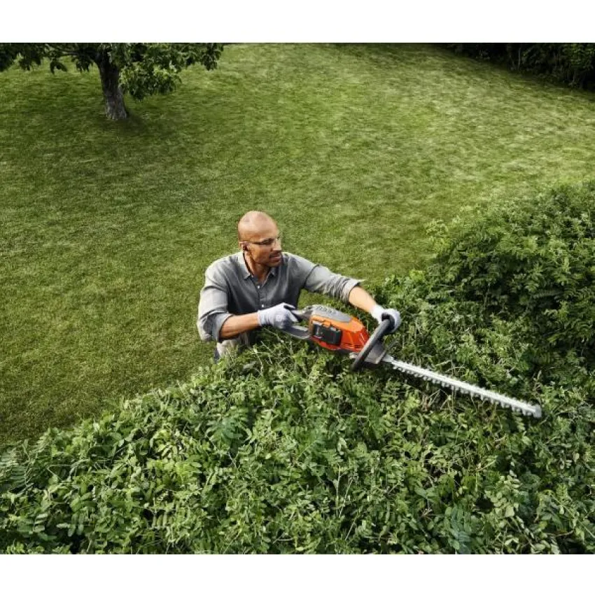Husqvarna 215iHD45 Акумулаторна Ножица за Жив Плет - 45 см Дължина на Ножа, Безчеткова