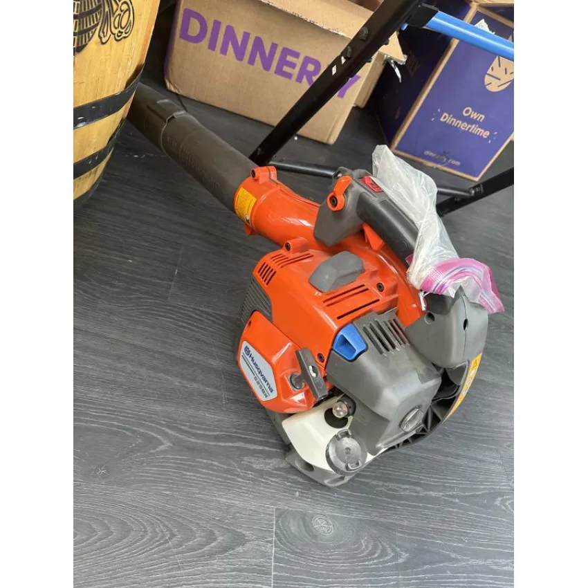 Моторна Метла Husqvarna 525BX - Мощна и Ергономична Въздуходувка с 25.4 куб.см Двигател