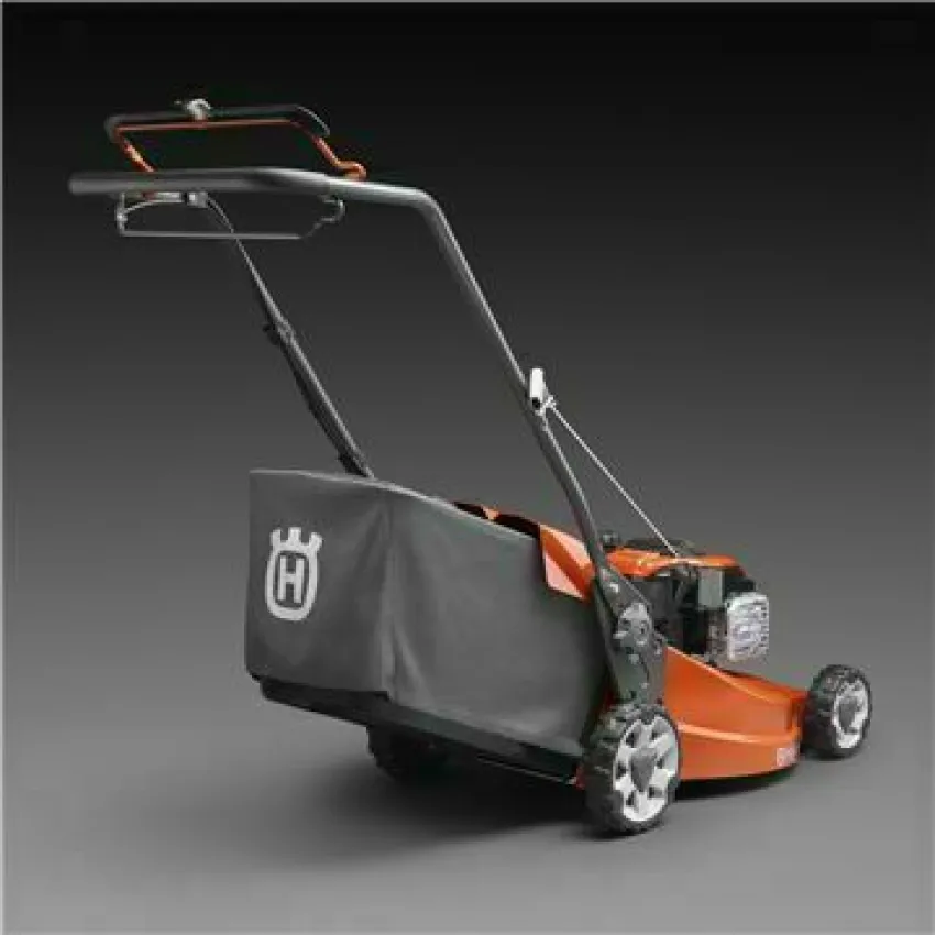 Косачка Husqvarna LC151 - Мощна бензинова самоходна косачка с 51 см ширина на косене
