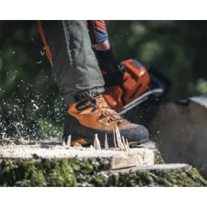 Кожени Ботуши HUSQVARNA Technical 24 (N 47) със Защита от Трион - Леки и Удобни за Всякакви Условия
