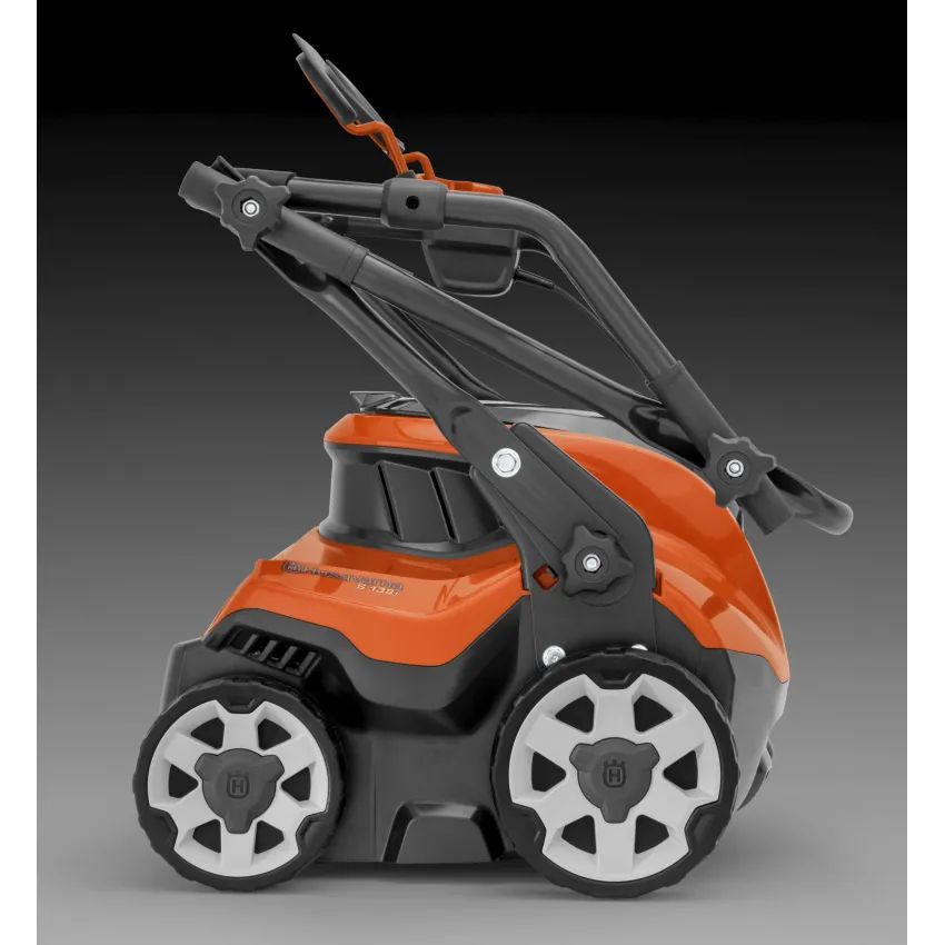 Husqvarna S138i Акумулаторен Аератор и Скарификатор - 38 см, 900W