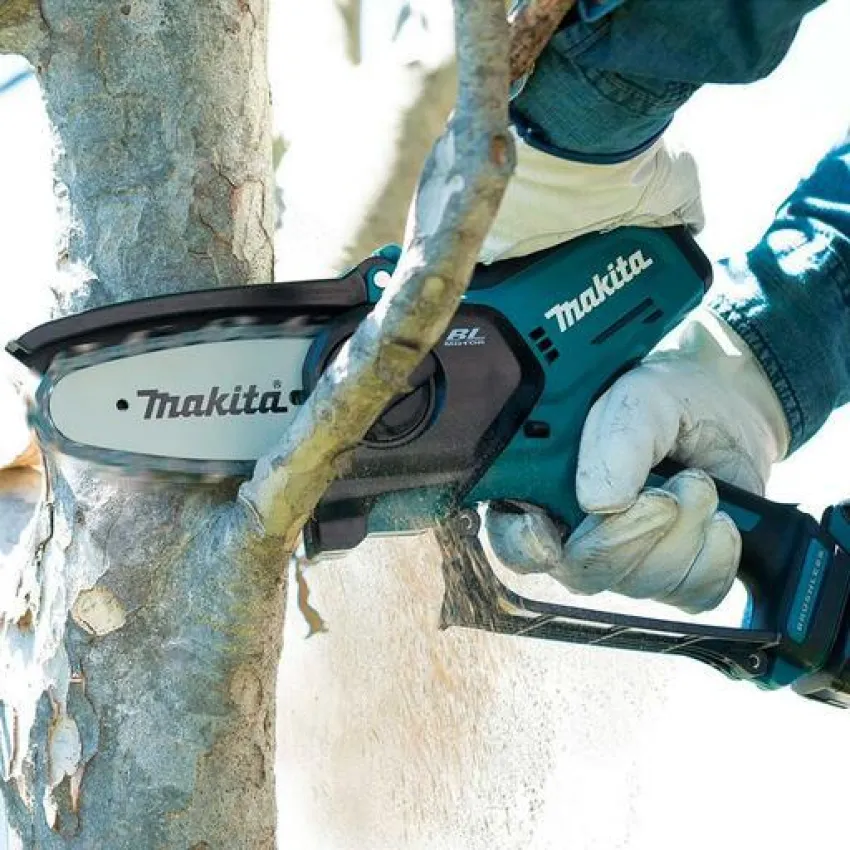 Акумулаторна безчеткова кастрачка Makita UC100DWA, CXT, 12 V, 2 Ah, 10 см, с батерия и зарядно
