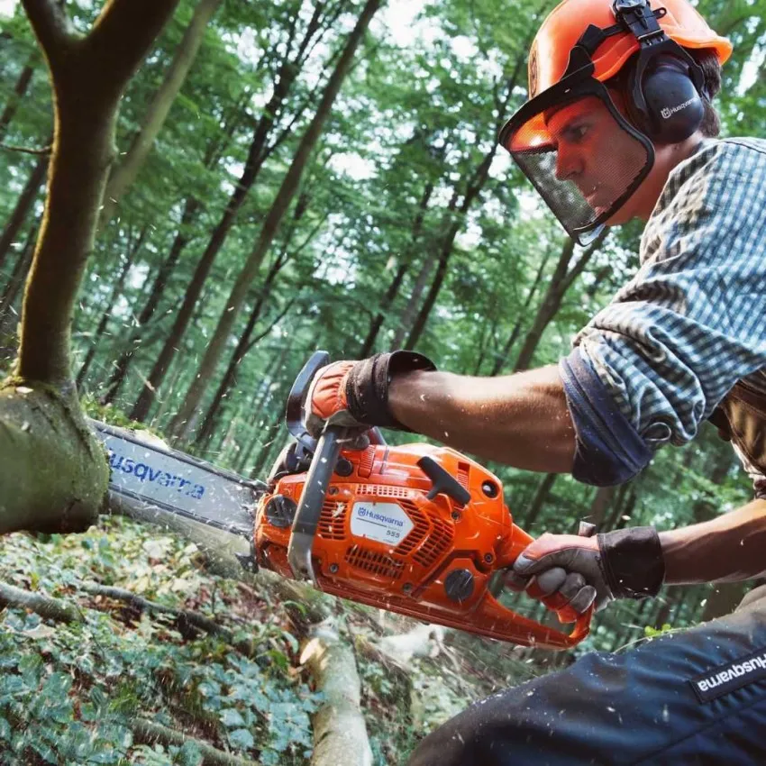 Husqvarna 555 - Професионален моторен трион, 18 инча (45 см)