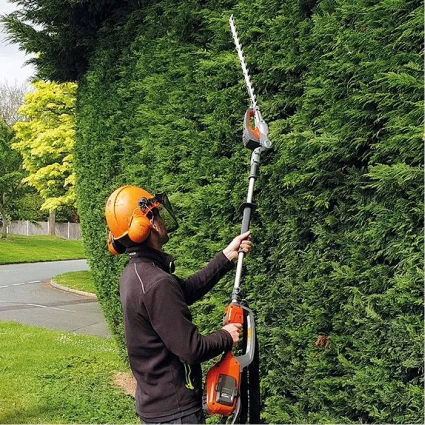 Husqvarna 520i HE3 Акумулаторна Прътова Ножица за Жив Плет
