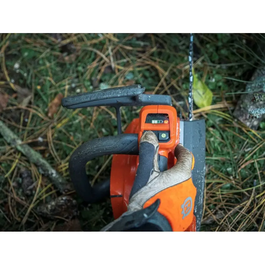 Husqvarna T540i XP - Професионален Акумулаторен Трион за Кастрене