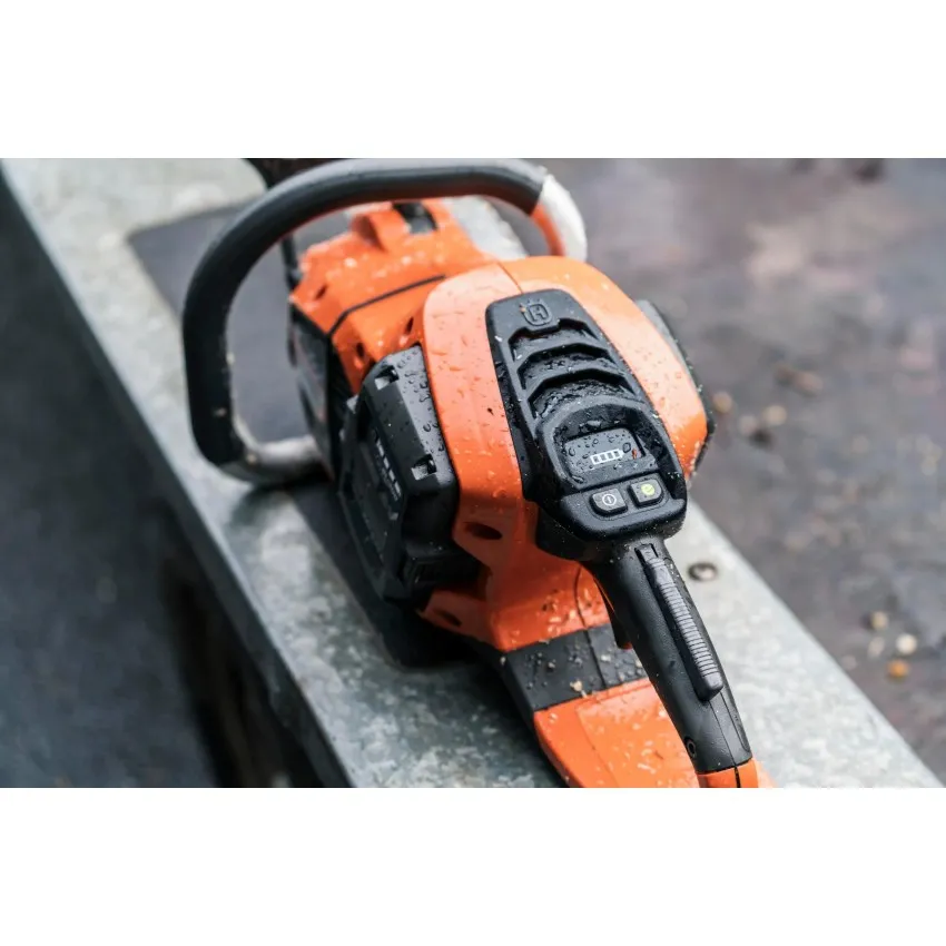 Husqvarna T540i XP - Професионален Акумулаторен Трион за Кастрене