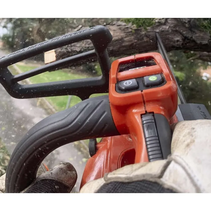 Husqvarna T540i XP - Професионален Акумулаторен Трион за Кастрене