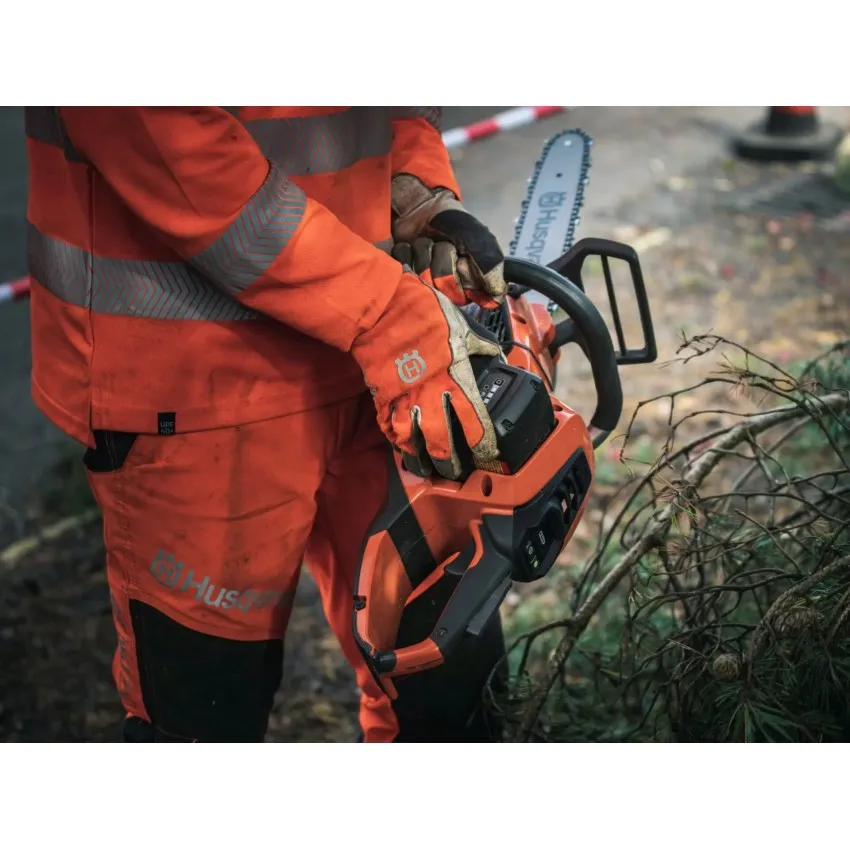 Husqvarna T540i XP - Професионален Акумулаторен Трион за Кастрене