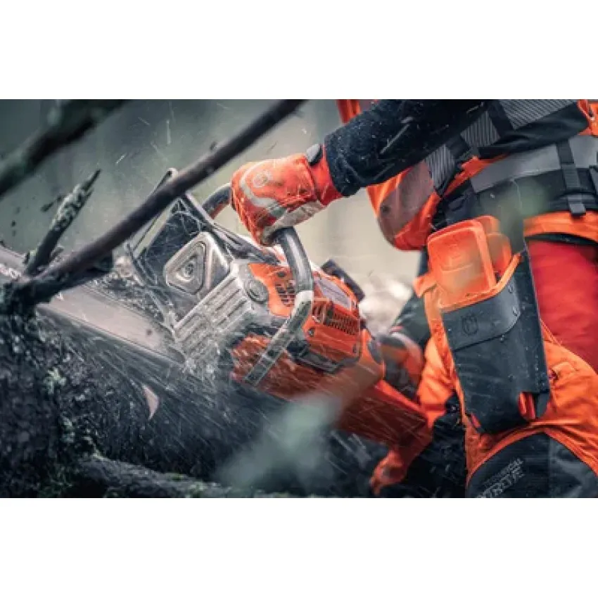 Husqvarna T540i XP - Професионален Акумулаторен Трион за Кастрене
