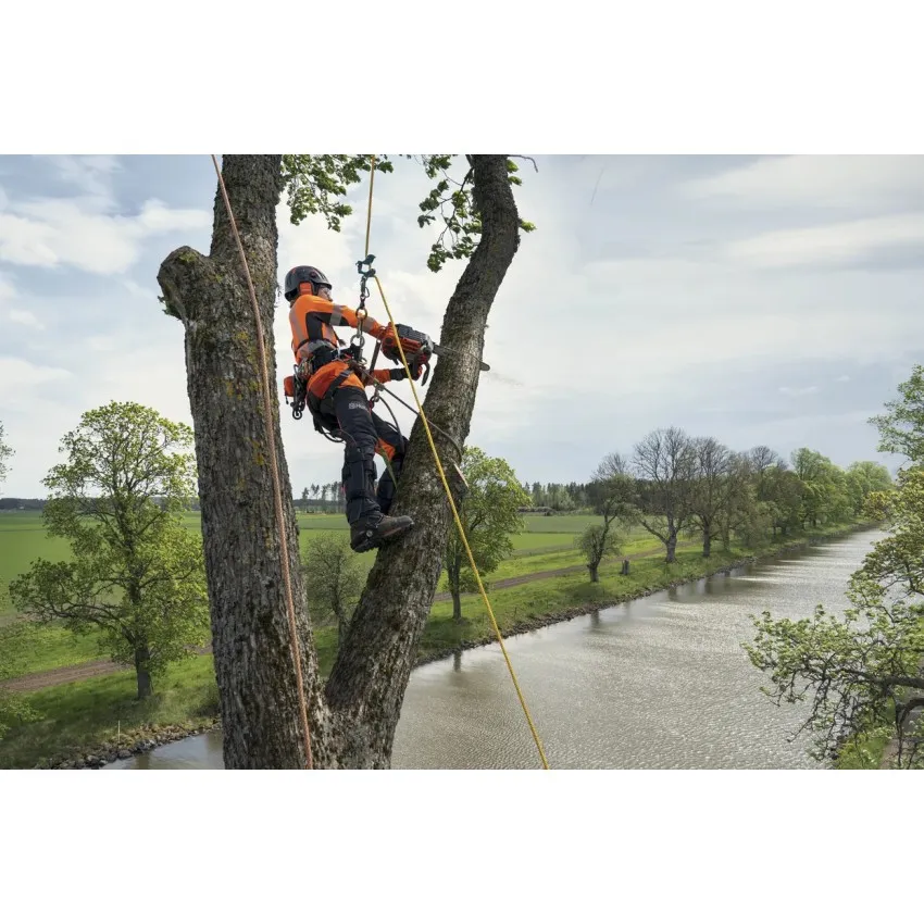 Husqvarna T540 XP Mark III - 14 инча (35.5 см) Професионален Моторен Трион за Кастрене