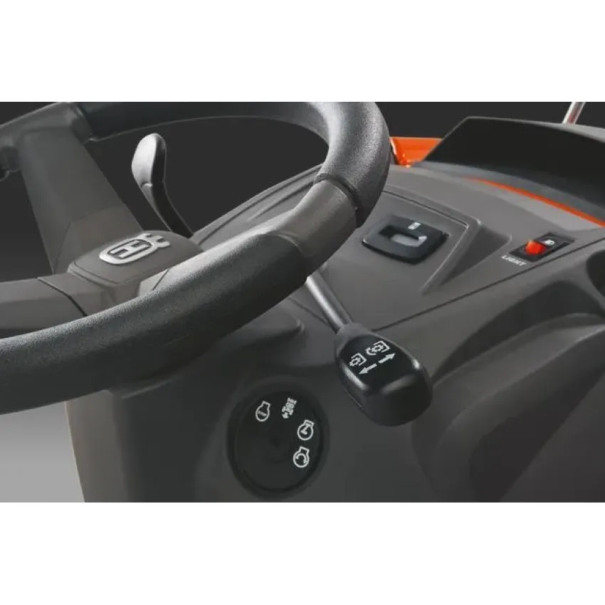 Husqvarna TS138L Тракторна косачка - 17.5 к.с., 97 см