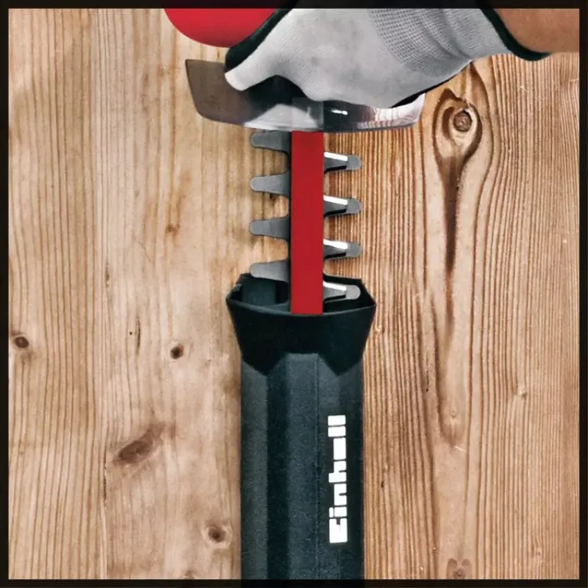 Einhell GE-EH 7067 Електрически храсторез с 67 см дължина на рязане и безопасен превключвател