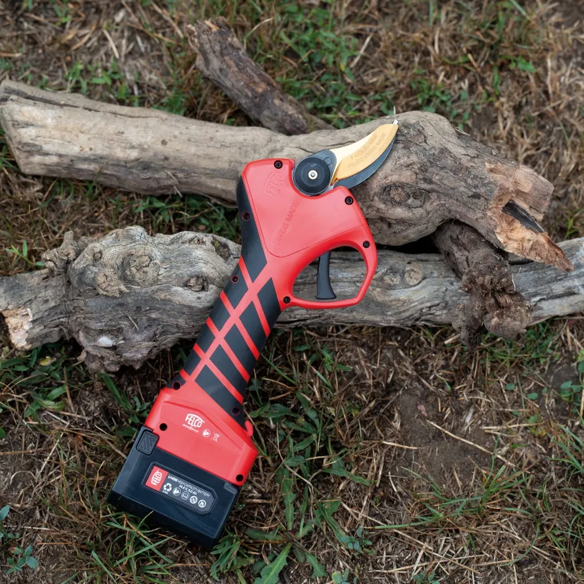 FELCO 834V - Електрическа ножица за рязане на лозя