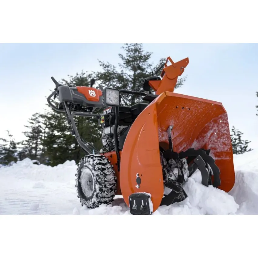 Снегорин Husqvarna ST224 - Мощен 208cc двигател, 61 см работна ширина