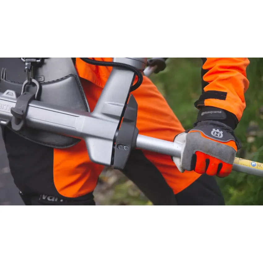 Husqvarna 535iRXT Акумулаторен Храсторез - Мощност и Ергономия за Професионалисти