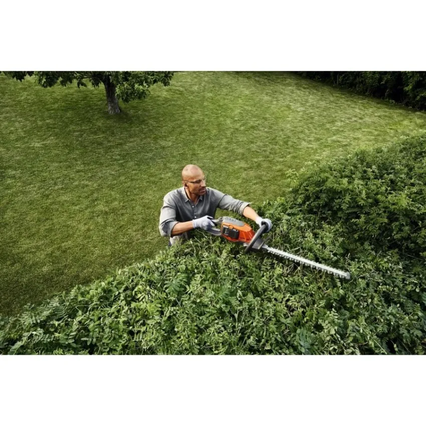 Husqvarna 215iHD45 KIT - Акумулаторна ножица за жив плет, 45 см