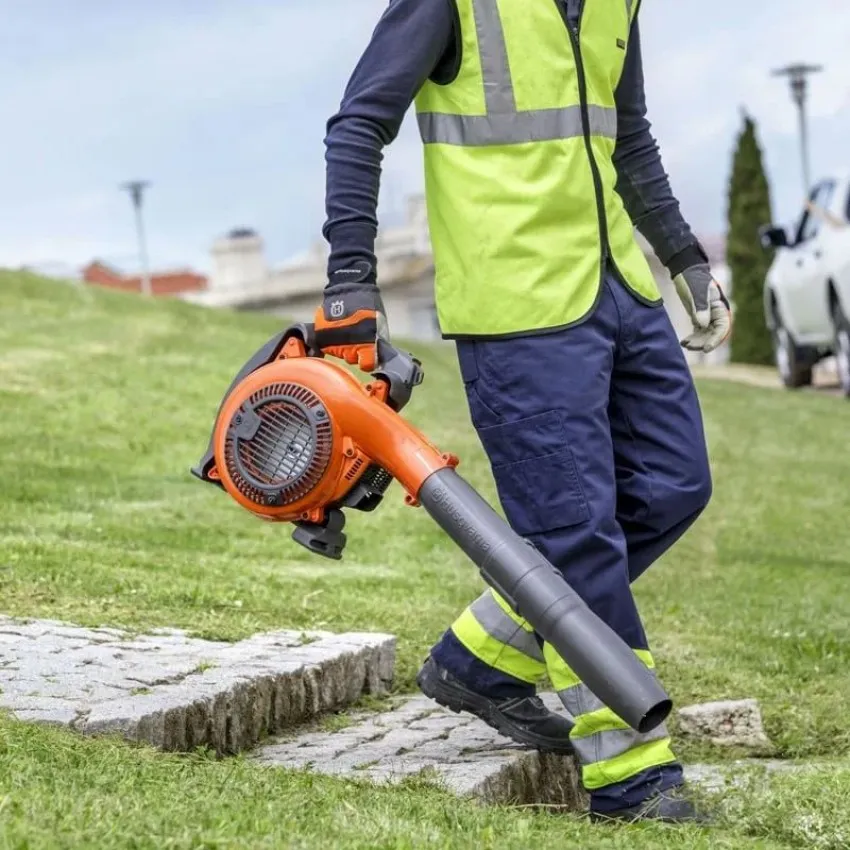Моторна Метла Husqvarna 525BX - Мощна и Ергономична Въздуходувка с 25.4 куб.см Двигател
