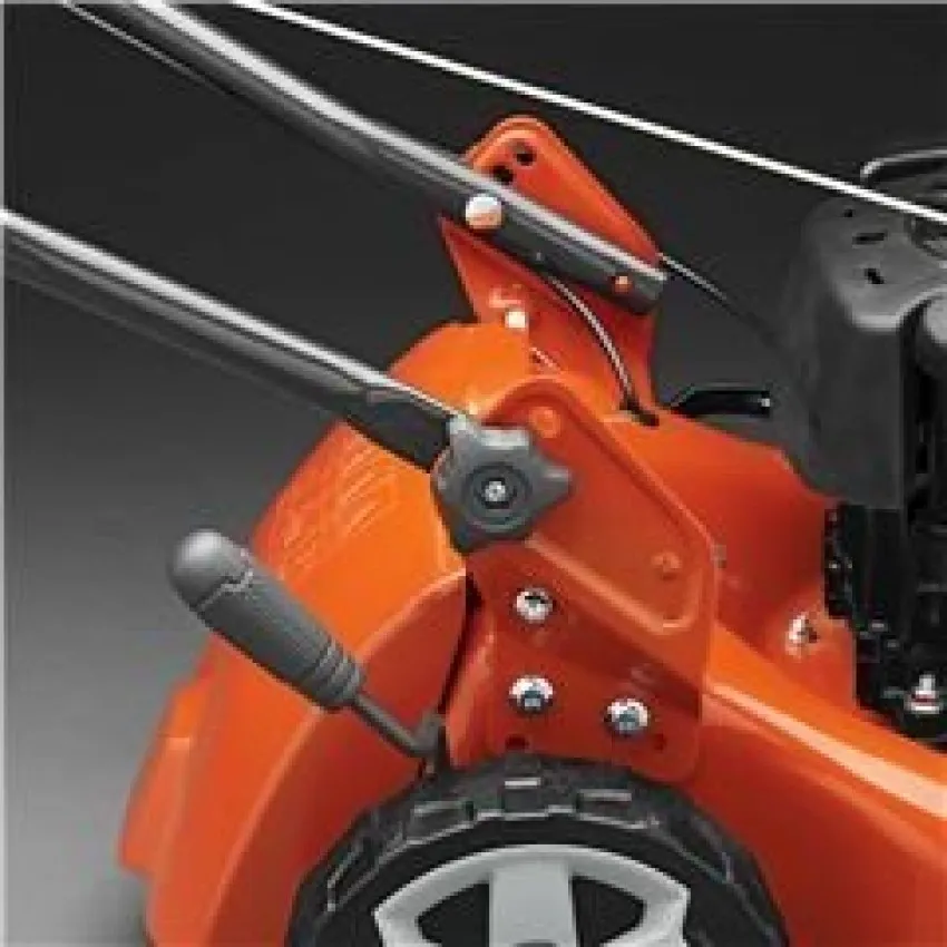 Косачка Husqvarna LC140P - Бензинова, 40 см Ширина на Косене, 1.95 кВт Мощност