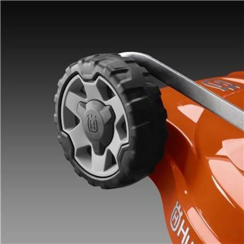 Бензинова косачка Husqvarna LB 144 - Компактна, лека, с BioClip® мулчиране и централно регулиране на височината