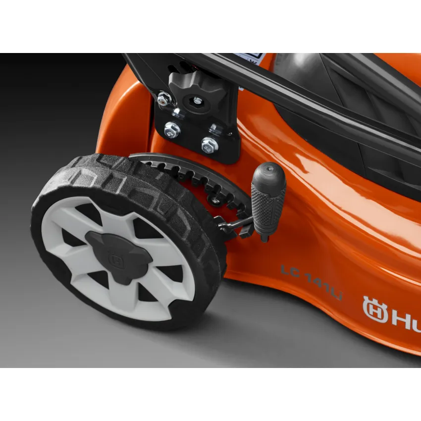 Husqvarna LC 137i Акумулаторна Косачка Комплект с Батерия и Зарядно | 37 см, 36V