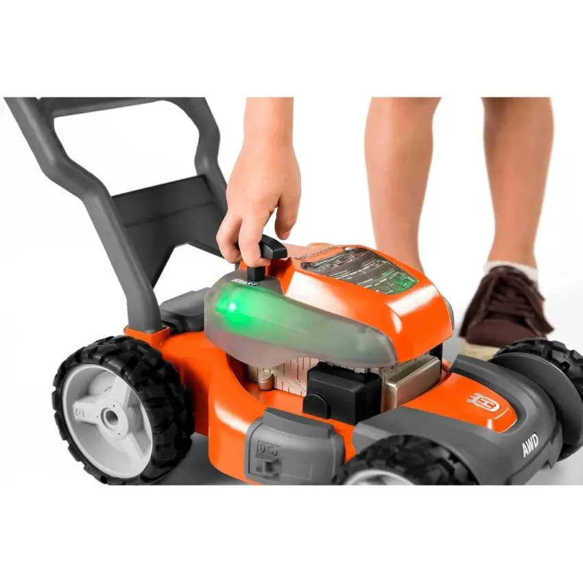 Husqvarna Детска Играчка Косачка за Трева с Батерии - Реалистични Звуци и Светлини, 3+ Години