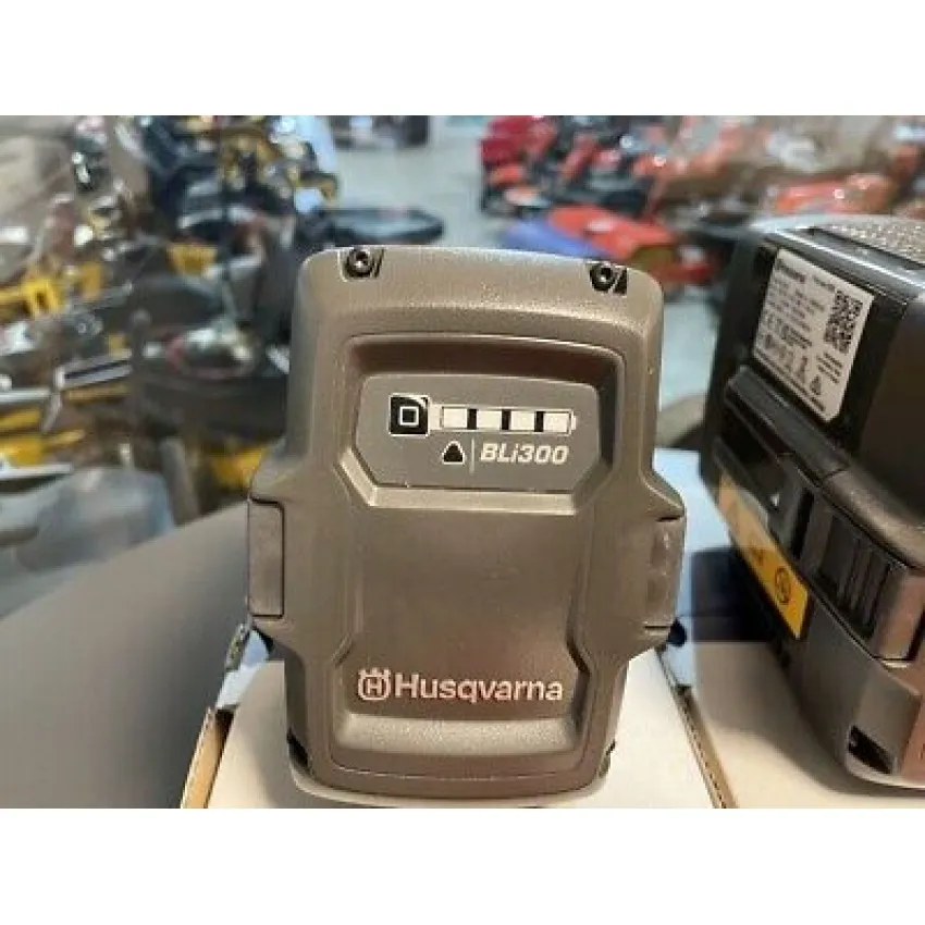 Husqvarna BLi300 - Мощна 36V Li-Ion акумулаторна батерия, 9.4 Ah (967071901)