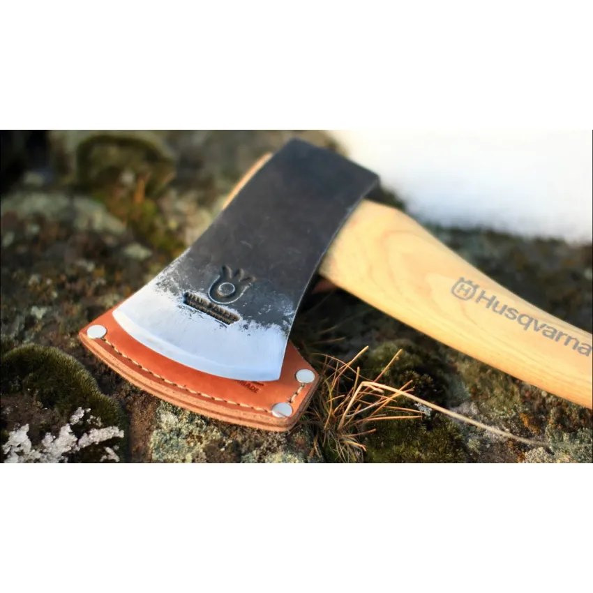 Husqvarna 576926401 - Универсална Брадвичка за Къмпинг и Градина (37.5 см)