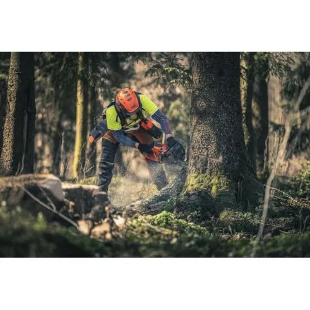 Моторен Трион Husqvarna 560XP - 18 Шина, Професионален, Мощен и Ефективен