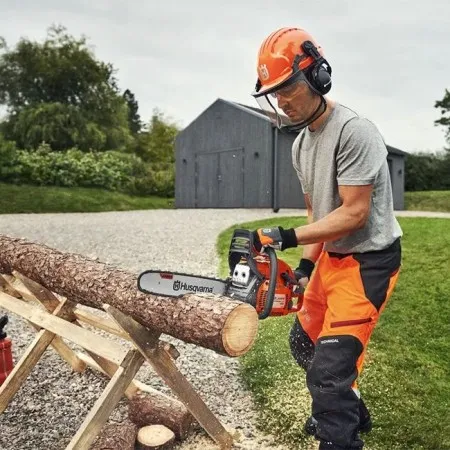 Моторен Трион Husqvarna 435II-15 - Мощен и Лек Бензинов Трион с 15 Шина