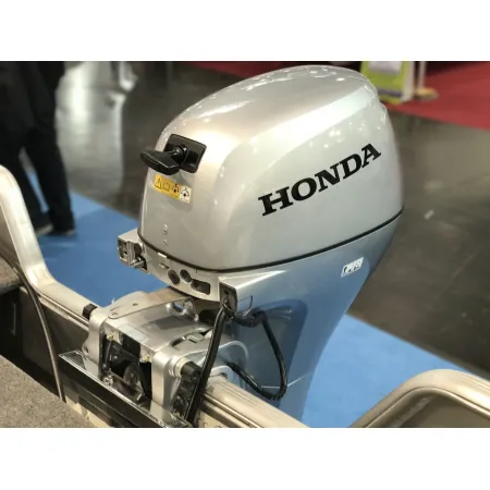 Honda Двигател BF 8 LHU 8 к.с, дълъг ботуш, ръчно управление, 6А генератор