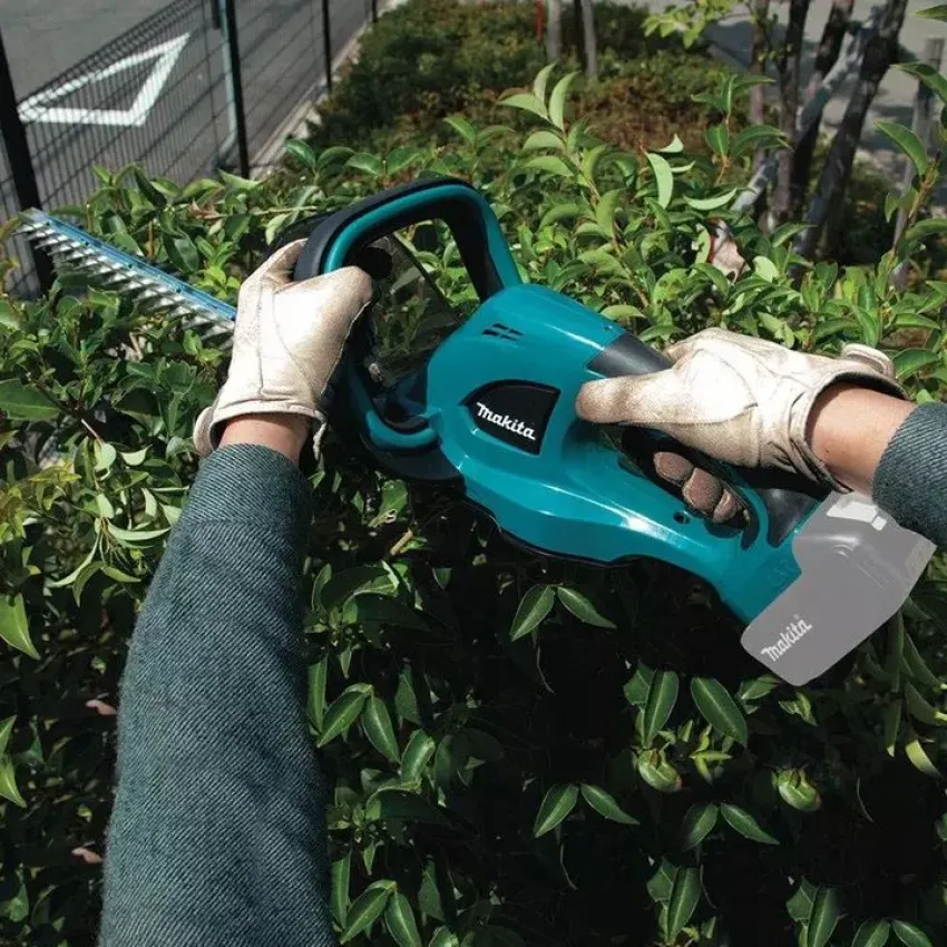 Акумулаторен храсторез Makita DUH483Z / 18 V , 48 см , без батерия и зарядно устройство /