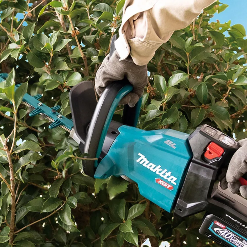 Професионален акумулаторен храсторез Makita UH004GD201, XGT, 40 V, 2х2.5 Ah, 600 мм, с 2 батерии и зарядно
