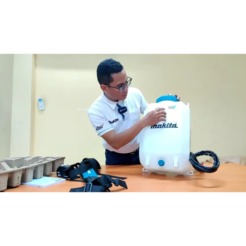 Акумулаторна пръскачка Makita DUS158Z, 18 V, 15 л, 5 бара, без батерия и зарядно + ПОДАРЪК термос Makita