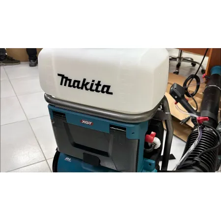 Професионална акумулаторна пръскачка Makita PM001GZ01 + Комплект батерии и зарядно Makita 191L77-9, XGT