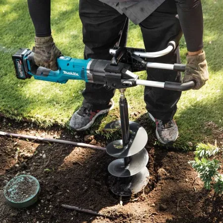 Професионален акумулаторен свредел Makita DG001GZ05, XGT, 40 V, 136 Nm, без батерия и зарядно + Подарък свредло Makita 150х800 мм