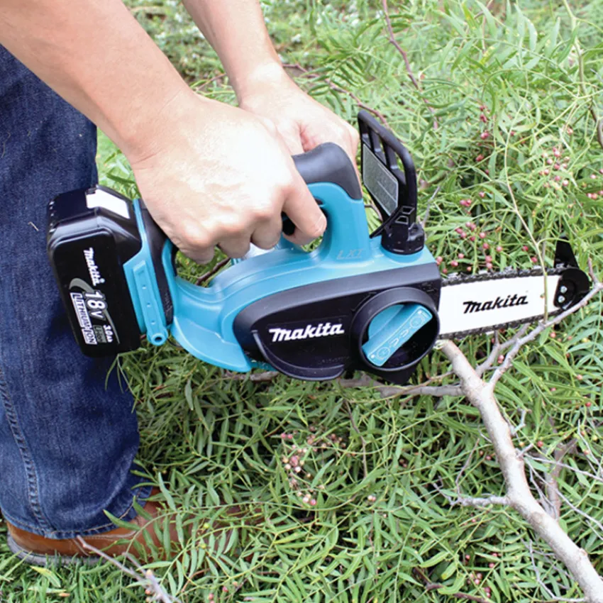Акумулаторен верижен трион Makita DUC122Z 18 V, 115 мм, без батерия и зарядно устройство + ПОДАРЪК Масло за смазване на вериги Makita