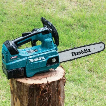 Професионална акумулаторна резачка за дърва Makita UC004GM101, XGT, 40 V, 4 Ah, 35 см, с батерия и бързо зарядно устройство + ПОДАРЪК Комплект за заточване на вериги Makita