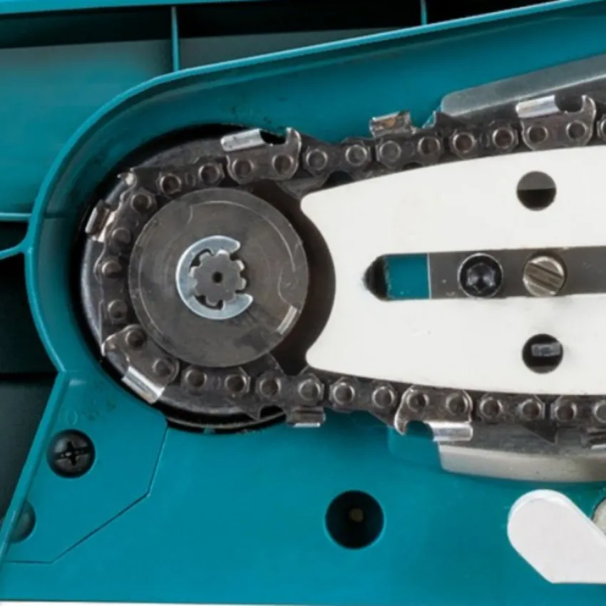 Професионална акумулаторна резачка за дърва Makita UC004GZ, XGT, 40 V, 350 мм, без батерия и зарядно + ПОДАРЪК Комплект за заточване на вериги Makita