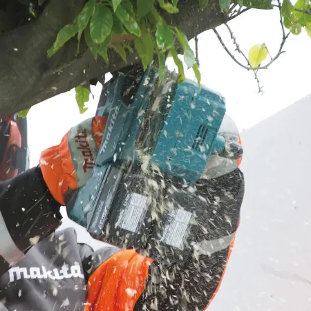 Акумулаторна резачка за дърва Makita DUC256CZ, 250 мм, 18+18 V, без батерия и зарядно