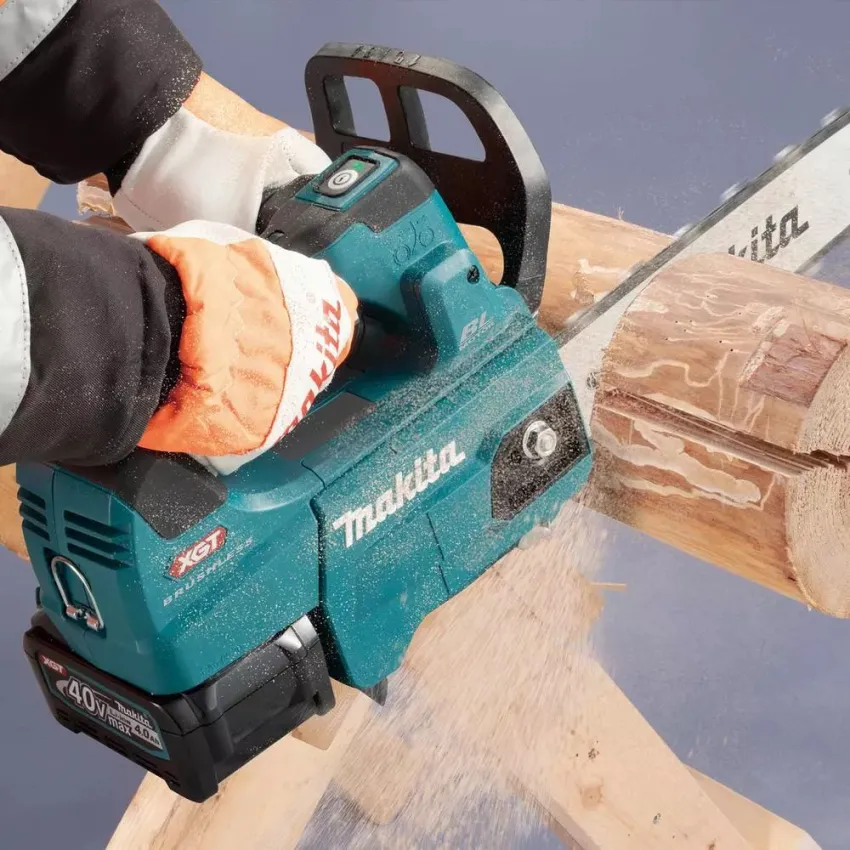 Професионална акумулаторна резачка за дърва Makita UC003GZ, XGT, 40 V, 300 мм, без батерия и зарядно + ПОДАРЪК Комплект за заточване на вериги Makita