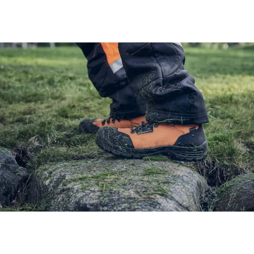 Husqvarna Technical Light N.46 - Водоустойчиви защитни обувки с композитно бомбе, S3
