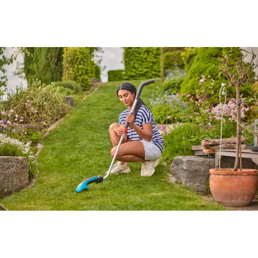 GARDENA ClassicCut Li 09886-20 Акумулаторна ножица за трева с ръкохватка и колела