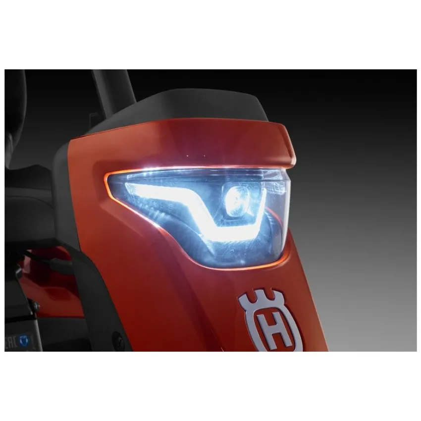 Husqvarna R 318X – Премиум райдър с шарнирно управление, LED фарове и Bluetooth свързаност