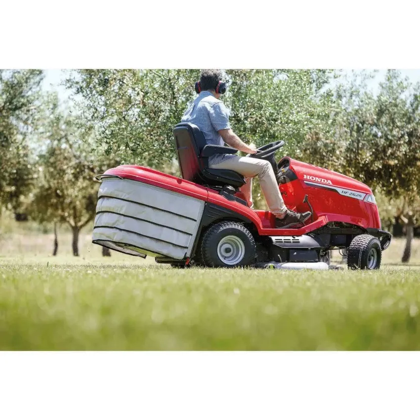 Honda HF2625 HTEH – Тракторна косачка с 19 к.с., 122 см работна ширина и автоматизирано изпразване на коша