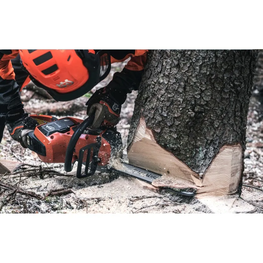 Husqvarna 540i XP® G Акумулаторен Моторен Трион с Отопляеми Дръжки и Интегрирана Свързаност