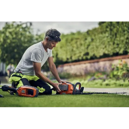 Husqvarna 535iRXT Акумулаторен Храсторез - Мощност и Ергономия за Професионалисти