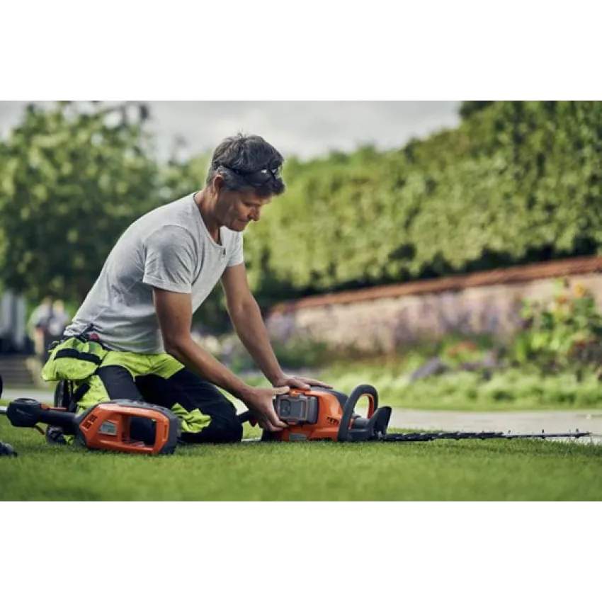 Husqvarna 535iRXT Акумулаторен Храсторез - Мощност и Ергономия за Професионалисти